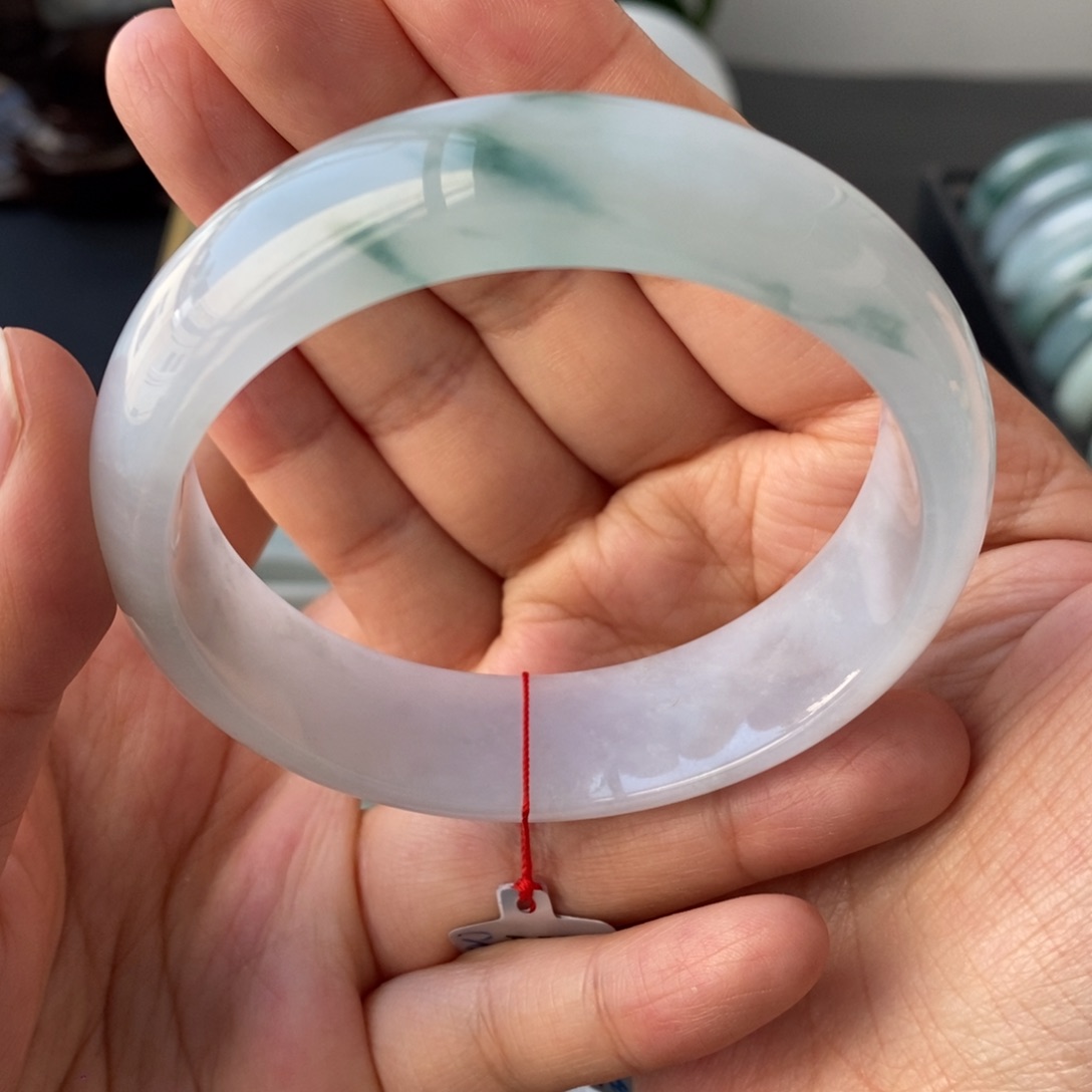 翡翠手镯未镶嵌天然