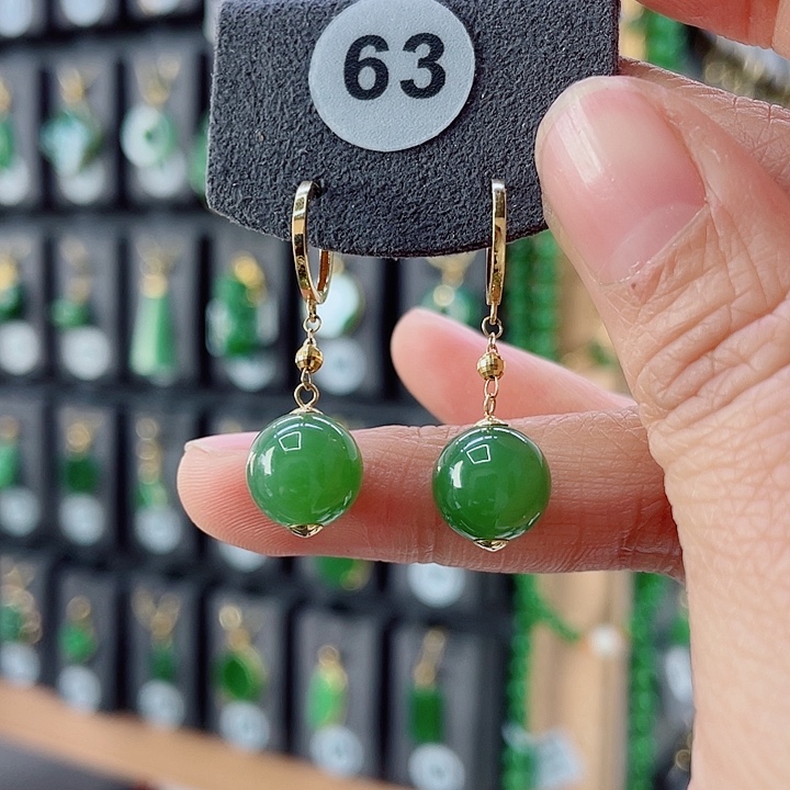 18K金镶嵌和田玉耳饰