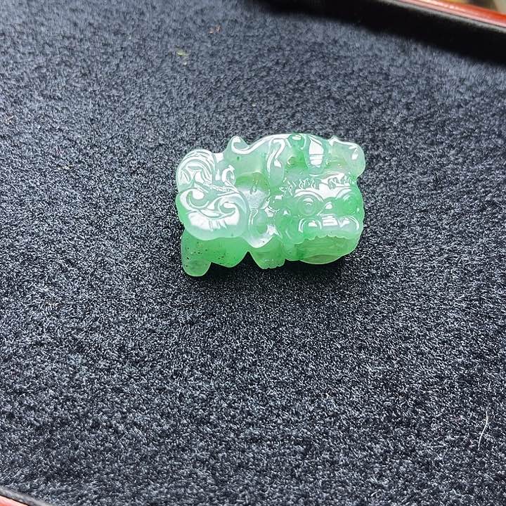 石英质玉（黄龙玉）颈饰未镶嵌