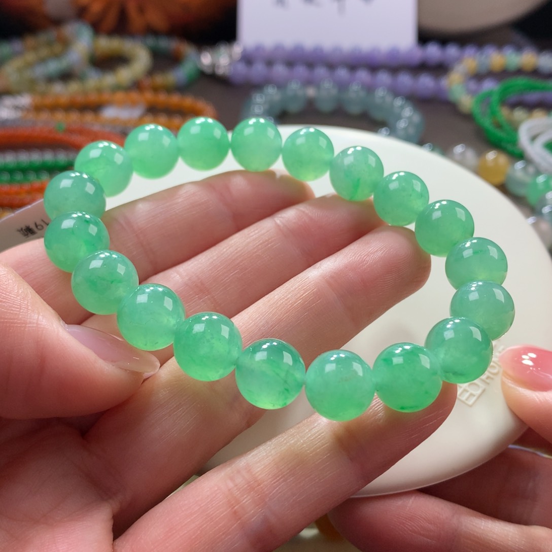 翡翠手链未镶嵌木那甜绿卡10
