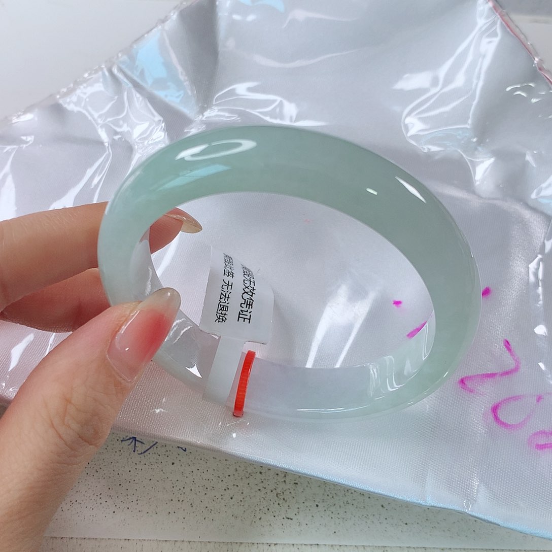 翡翠手镯未镶嵌 正圈