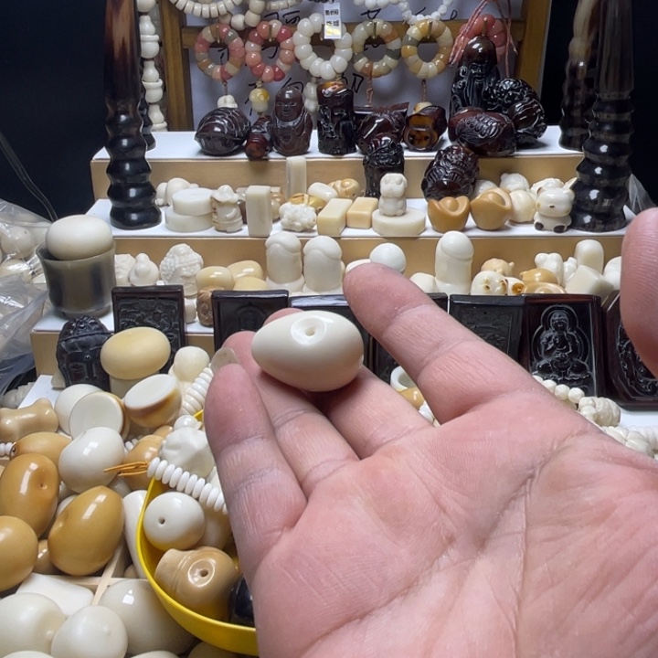 ?*象牙果雕刻水滴三通