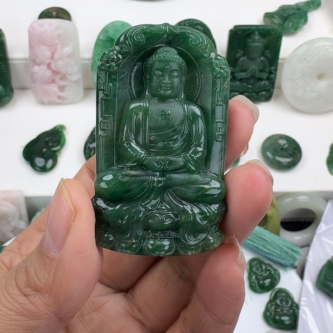 森***林独山玉未镶嵌颈饰