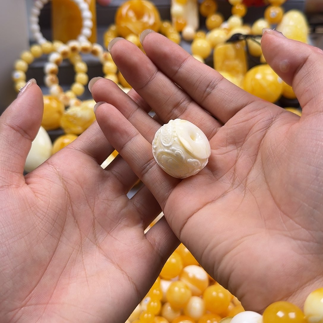 蜜蜡珠宝奇石未镶嵌龙扣