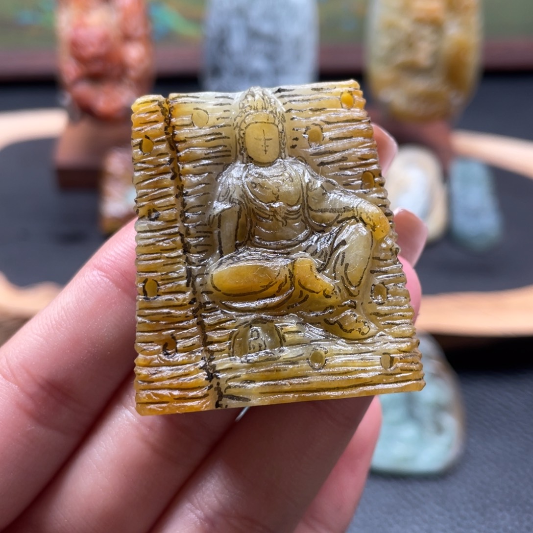 定制翡翠未镶嵌翡翠