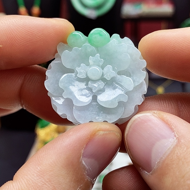 翡翠颈饰未镶嵌吊坠