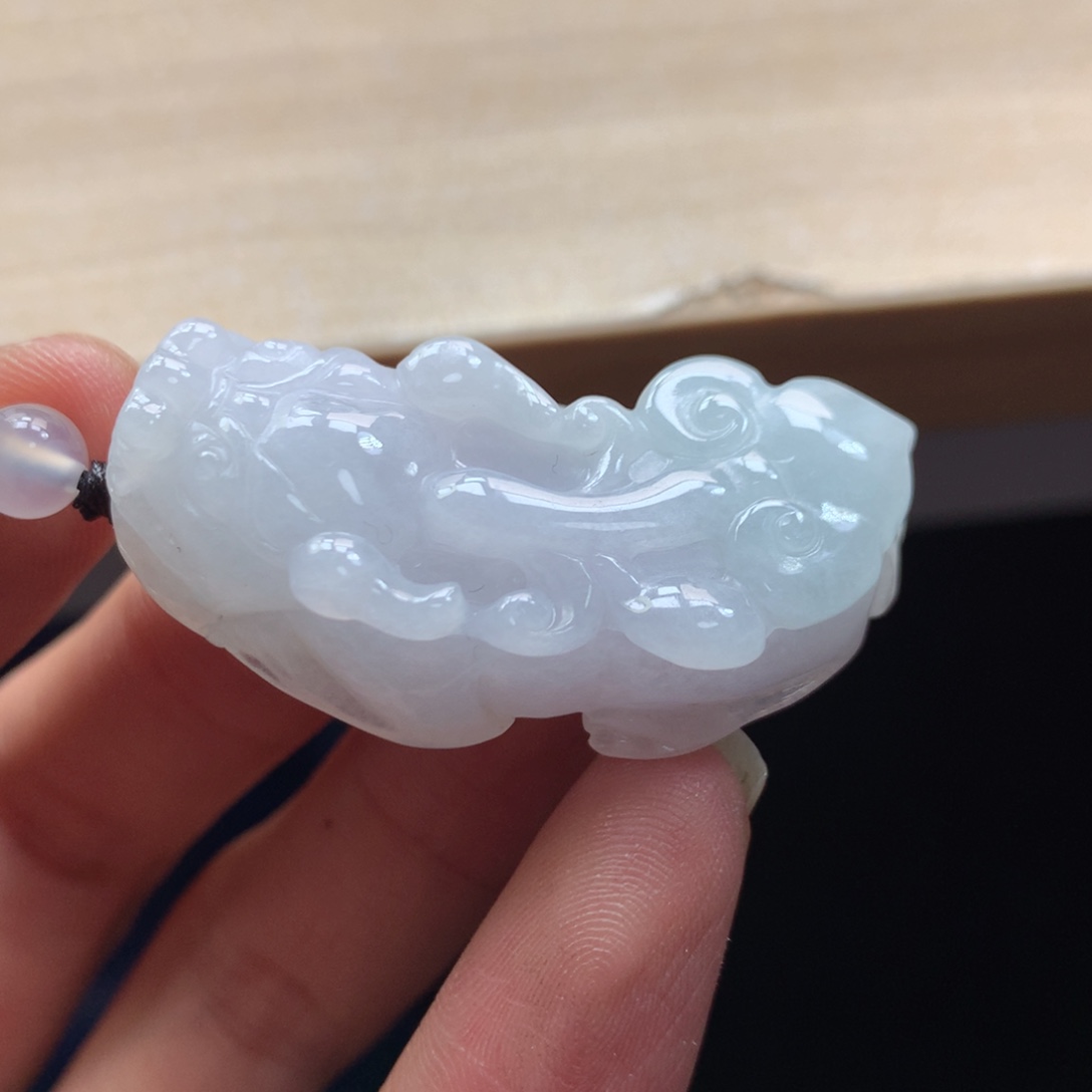 颈饰未镶嵌翡翠吊坠