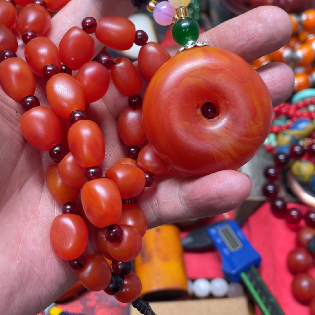 琥珀裸石未镶嵌好物推荐如图所示