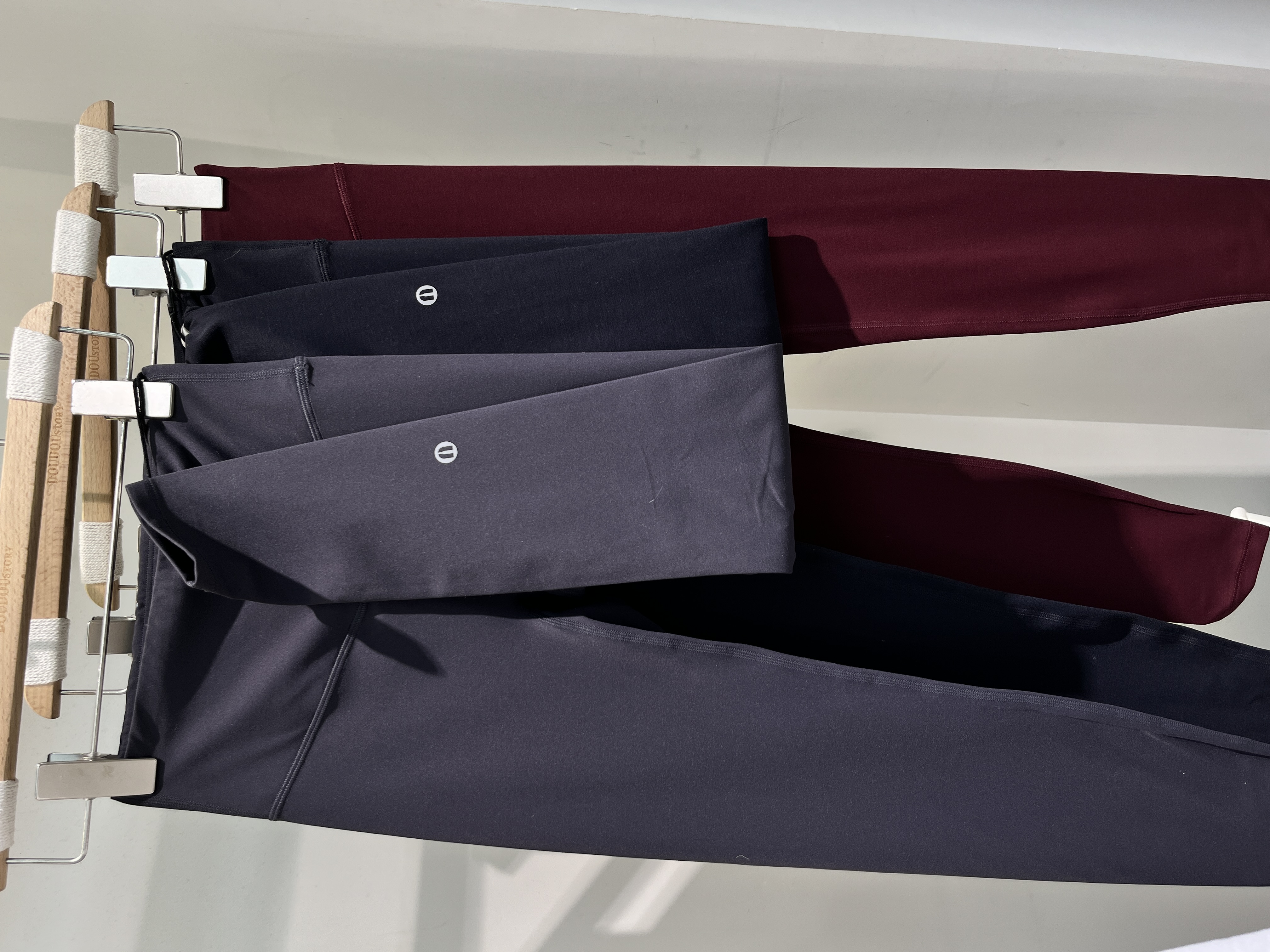 HALUNGLE/海伦格丽  7203   时尚运动随形裸感瑜伽裤