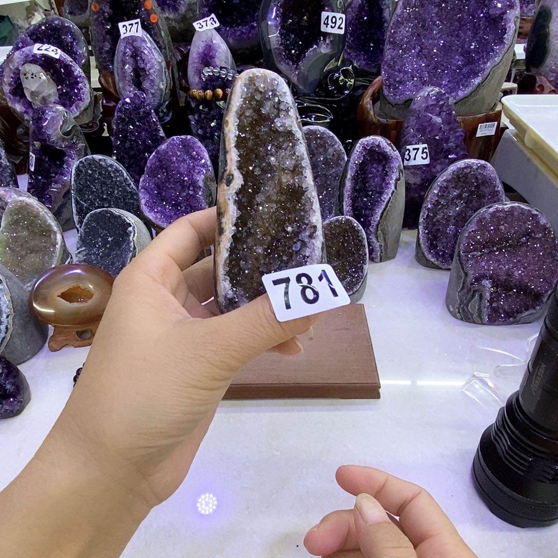 未镶嵌大型摆件（非配饰）紫晶