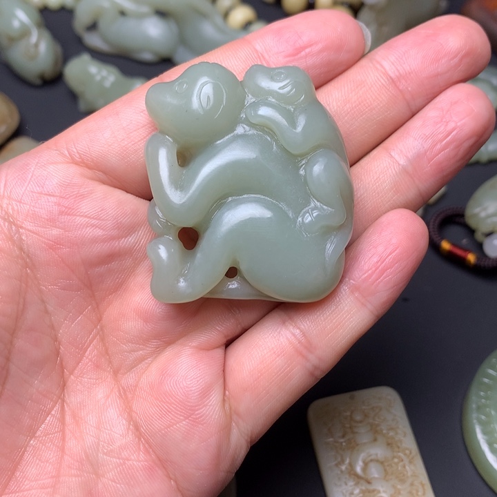 和田玉颈饰未镶嵌