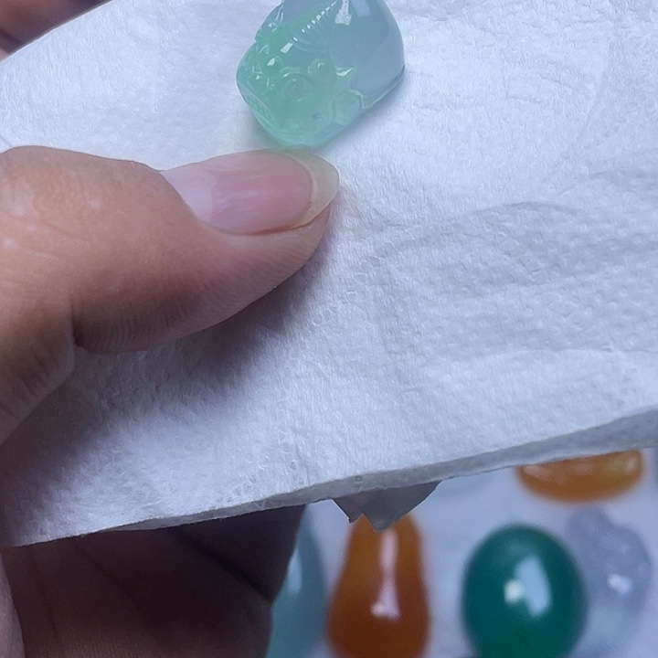 文*貔貅，飘金丝绿