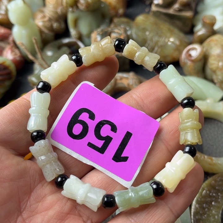 和田玉颈饰未镶嵌