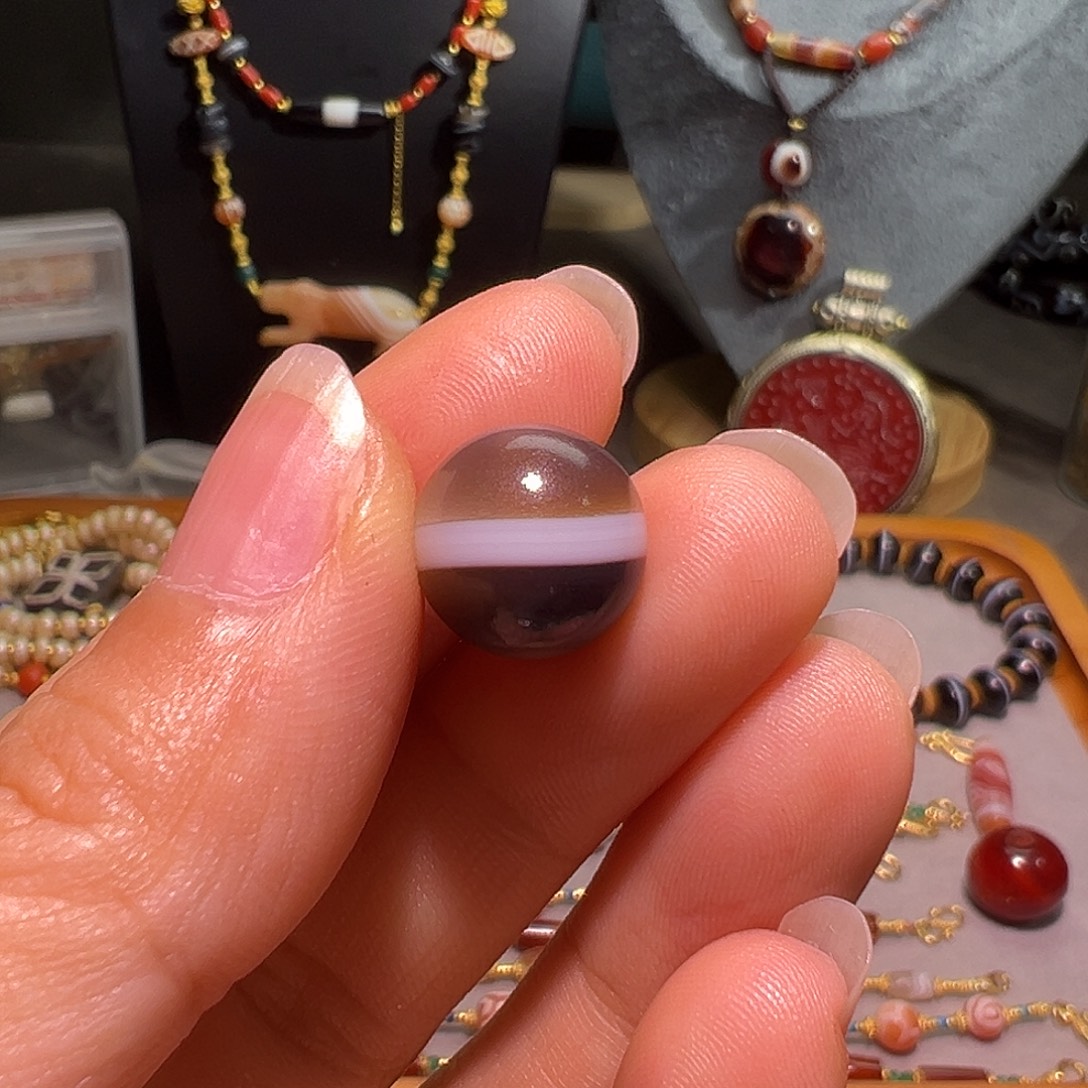 拥***念玛瑙/玉髓未镶嵌珠宝半成品