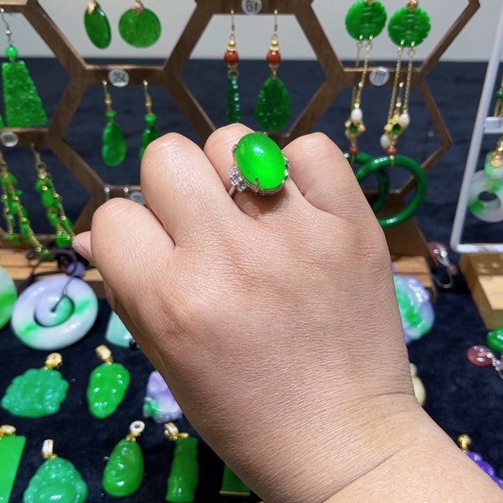 翡翠颈饰银S925镶嵌介子