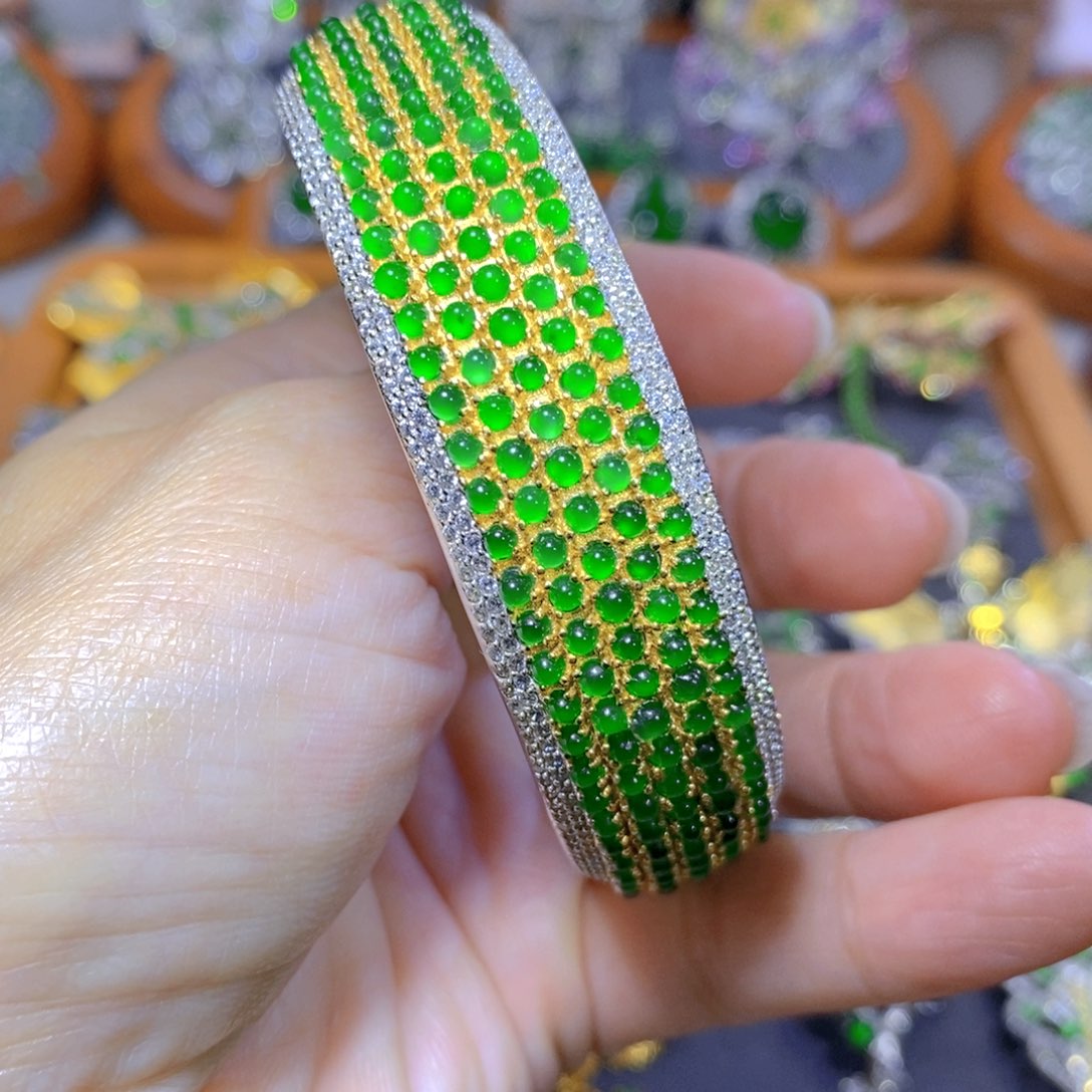 翡翠颈饰银S925镶嵌天然翡翠