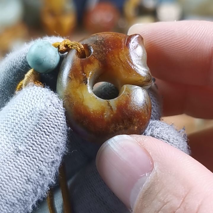 和田玉（糖玉）车挂未镶嵌刘*华