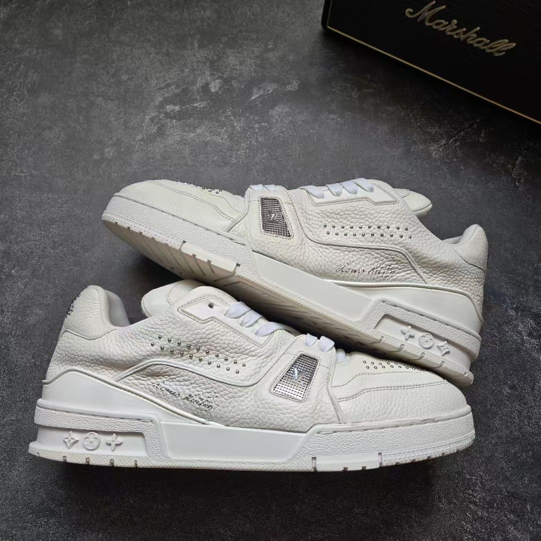 95新 LouisVuitton/路易威登 TRAINER 25新款白铆钉 9码/43码 鞋