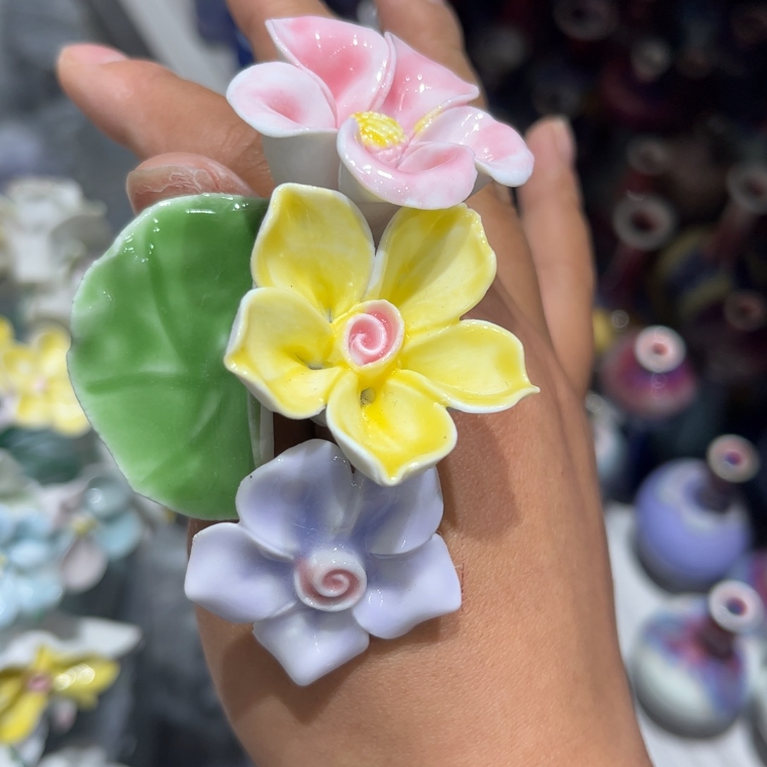 瓷片苹****莓红红火火过大年