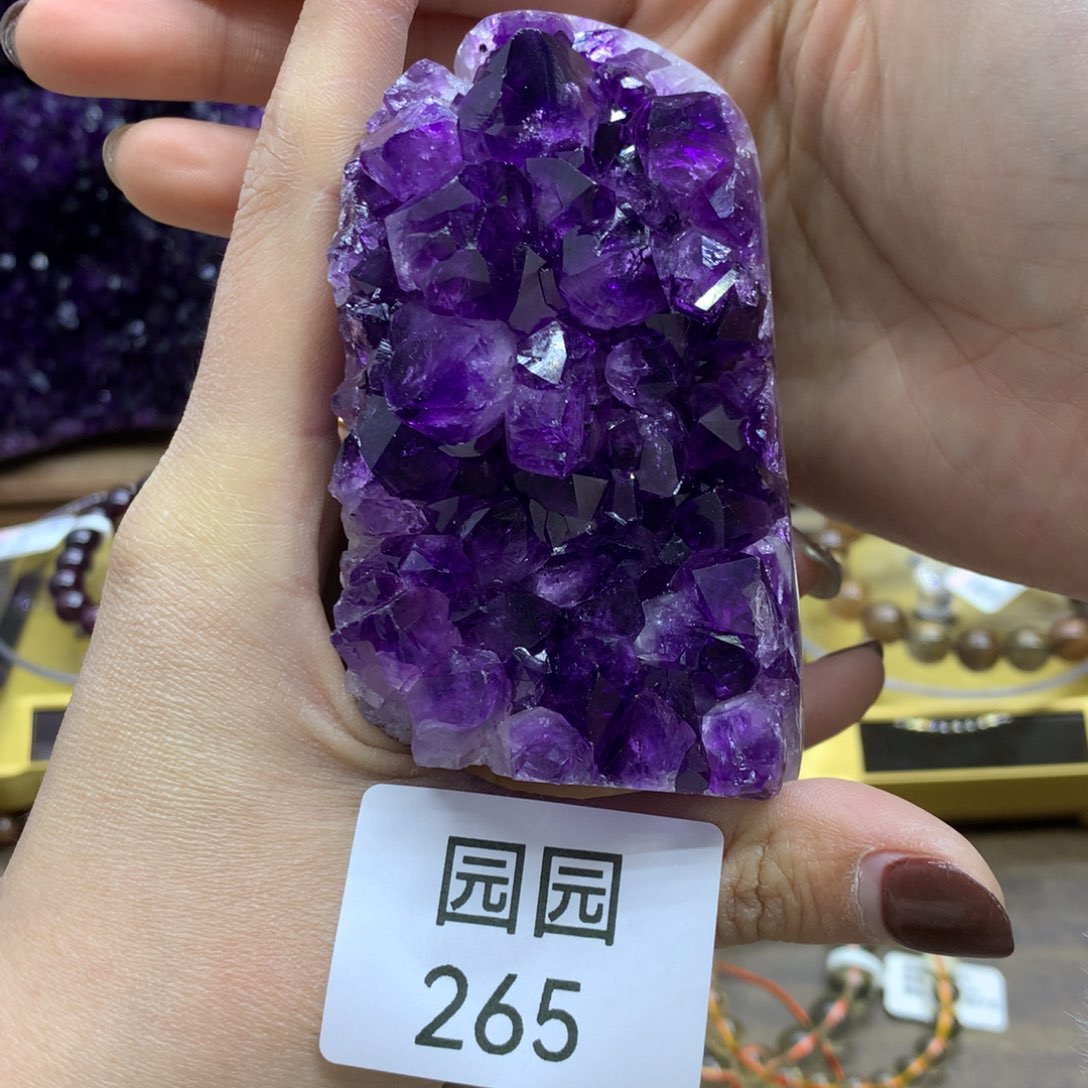 紫晶大型摆件（非配饰）未镶嵌