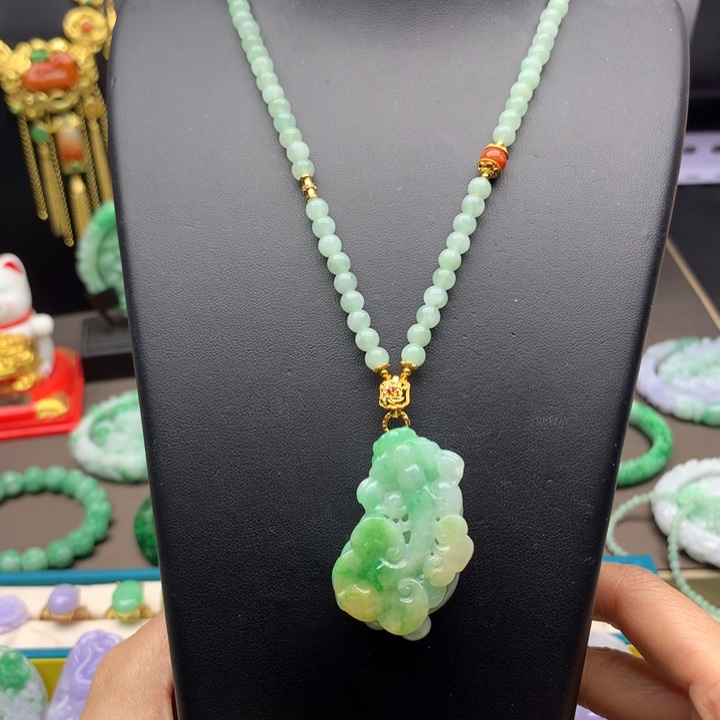 翡翠未镶嵌颈饰翡翠貔貅