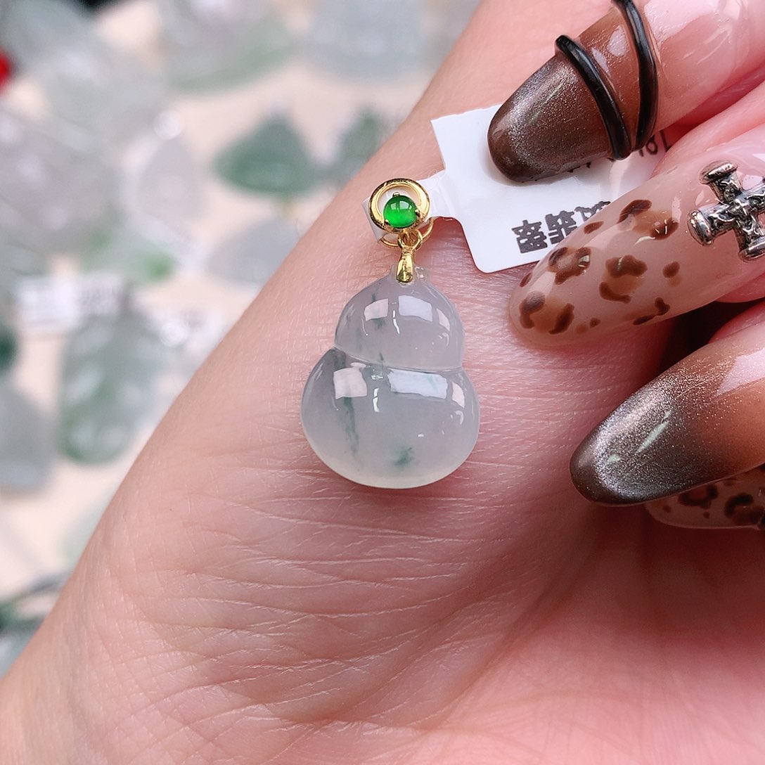 翡翠颈饰18K金镶嵌飘花葫芦15.5、12.5、4.5