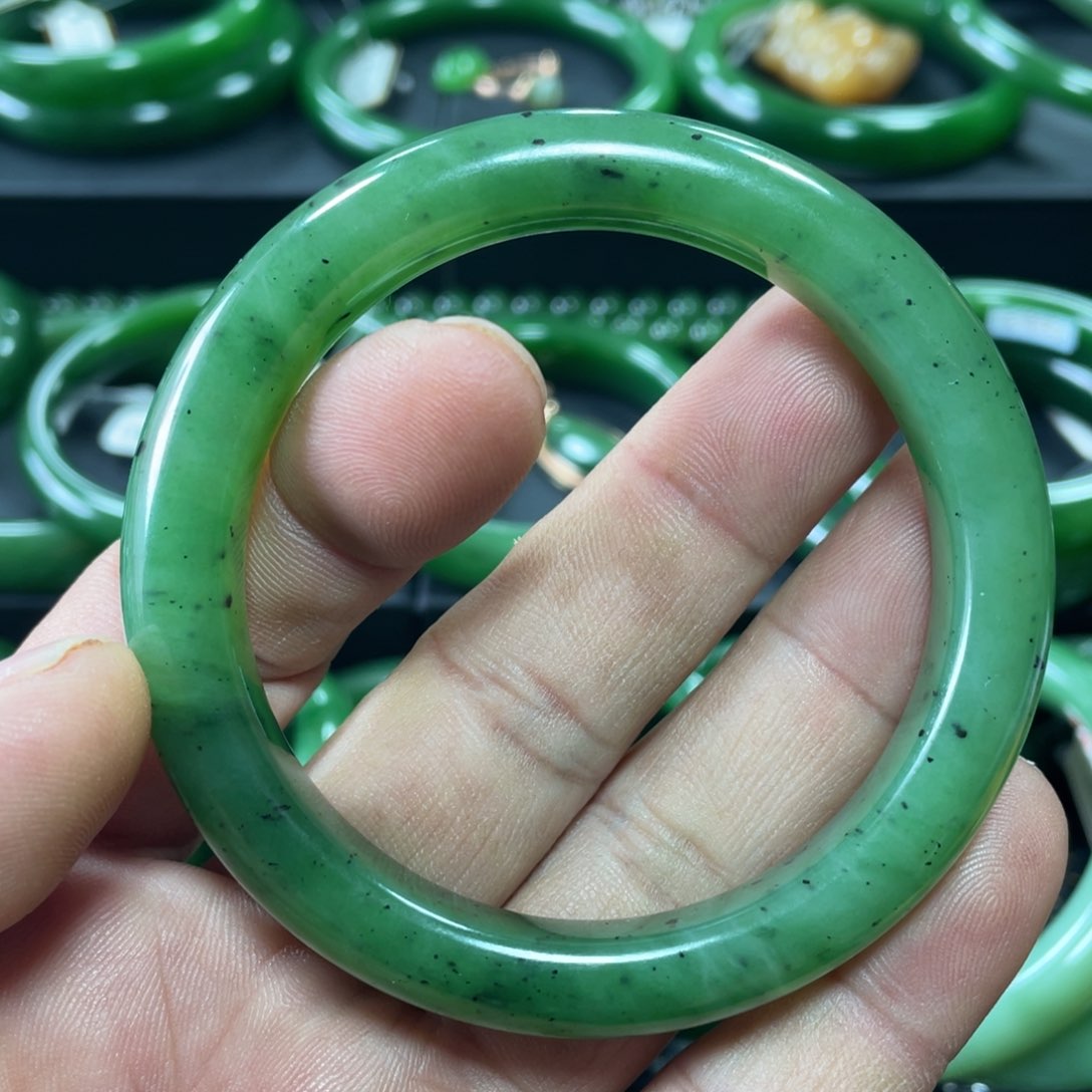 和田玉（碧玉）手镯未镶嵌
