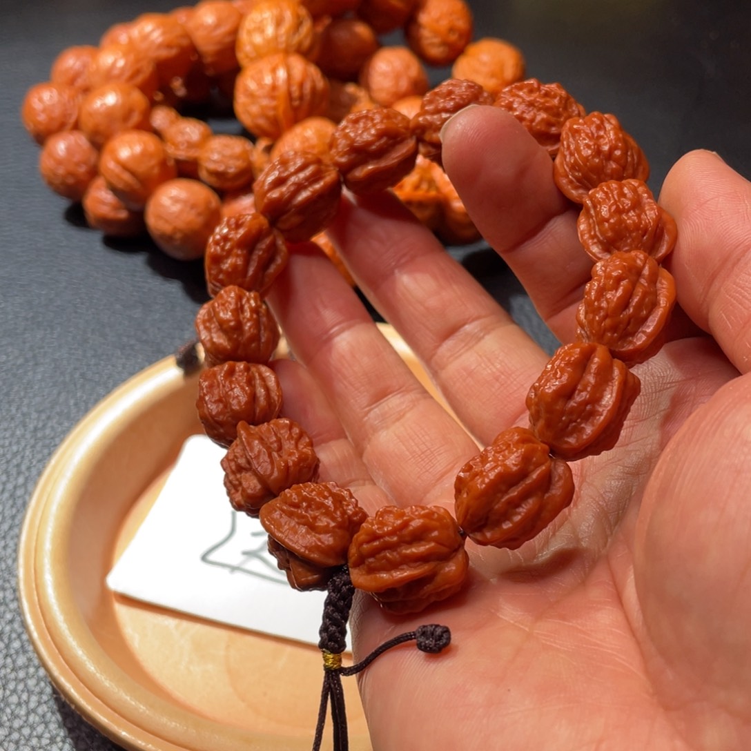 文玩核桃手串礼物