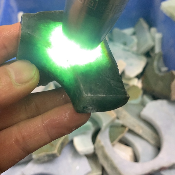 翡翠裸石翡翠边角料