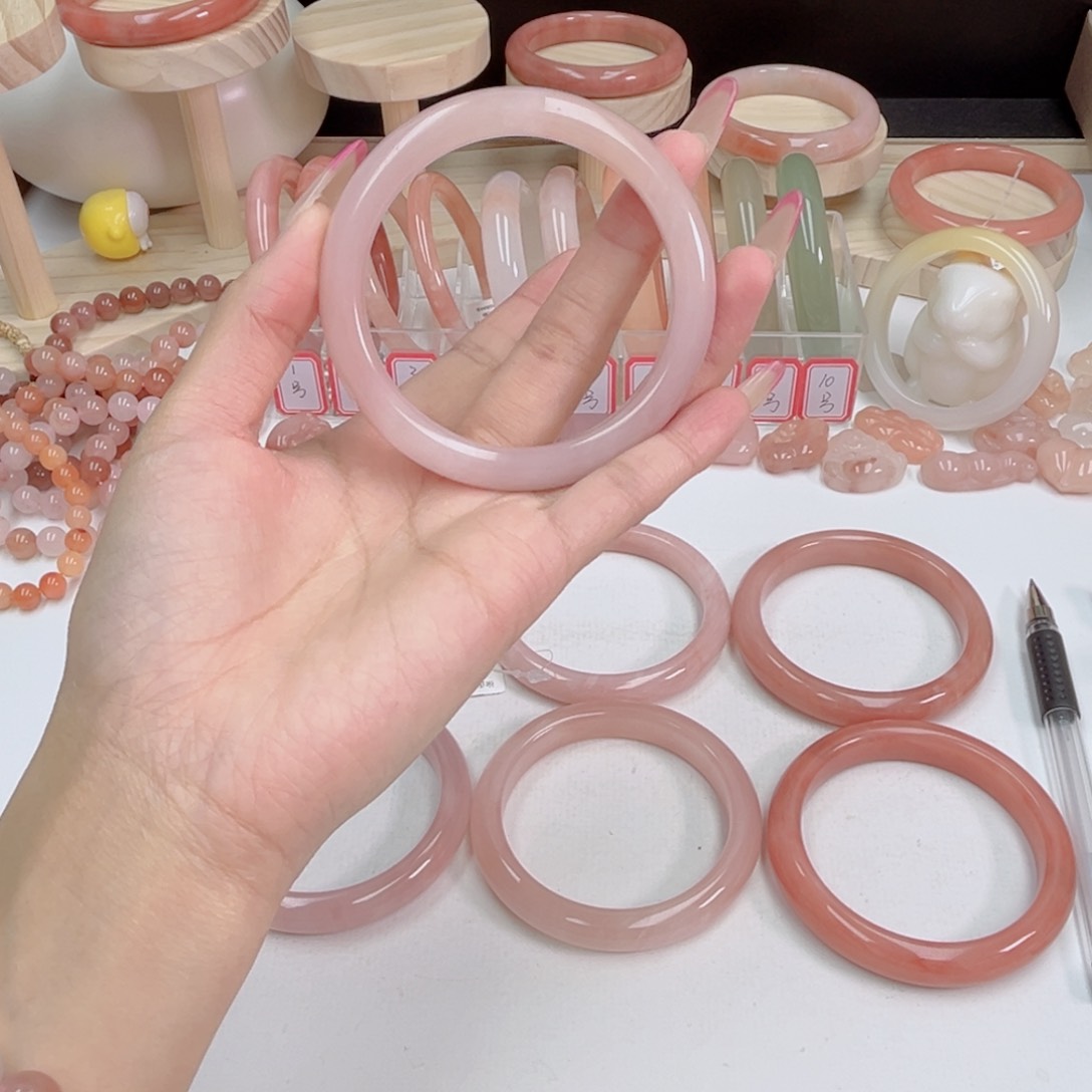 未镶嵌手镯石英质玉1*