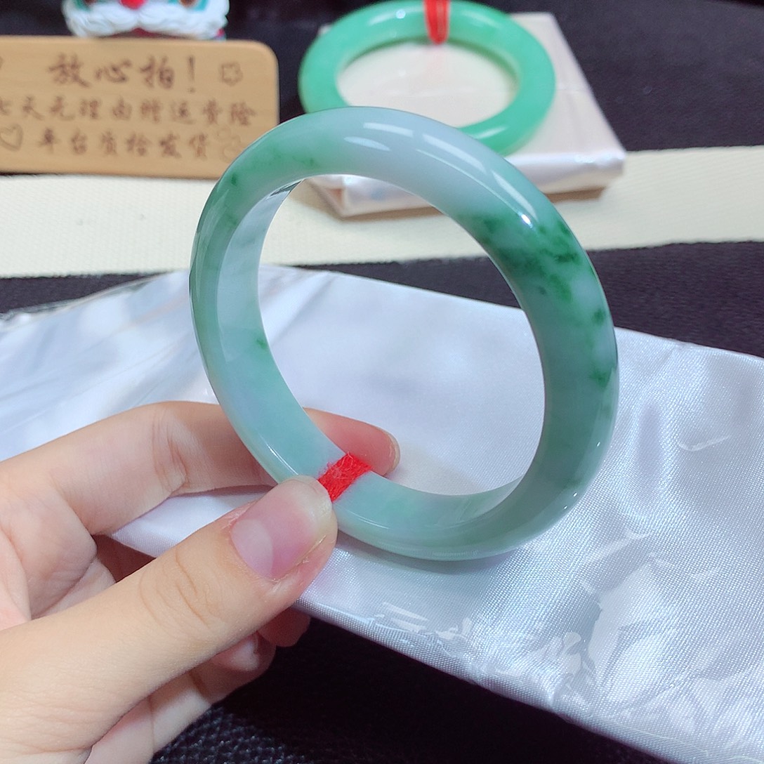 翡翠未镶嵌手镯1202