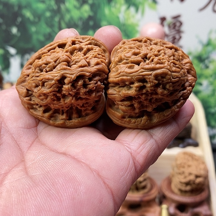 文玩核桃吊坠七*三角南疆