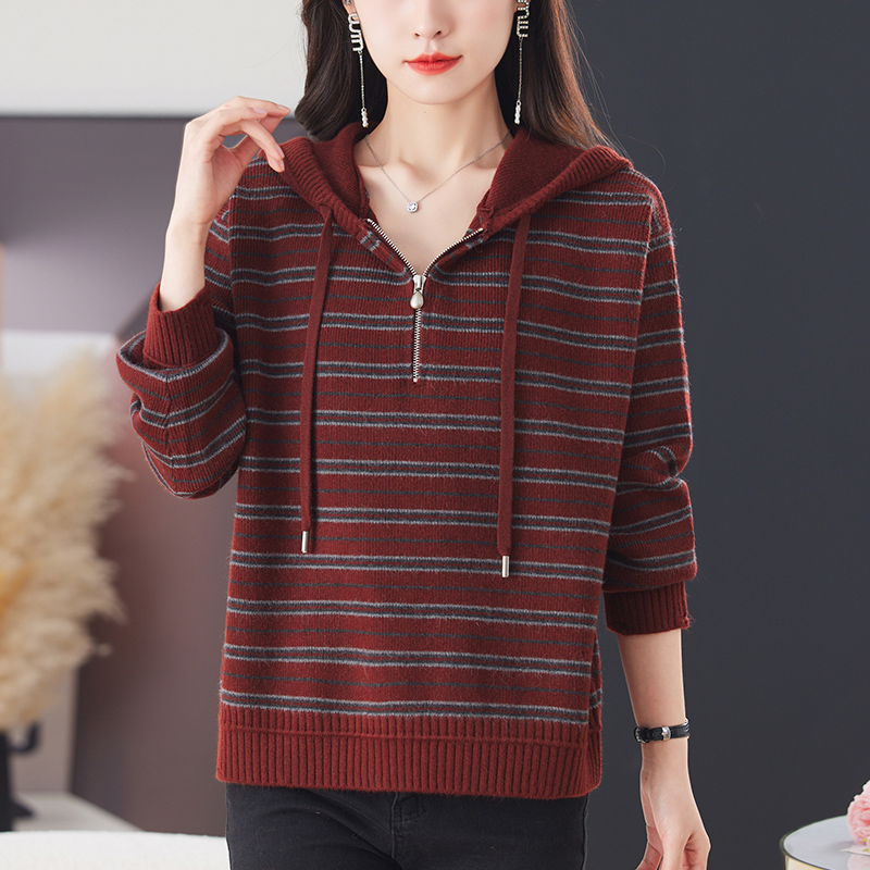 大码毛衣女春秋宽松休闲连帽卫衣2025新款大码胖mm针织打底衫显瘦