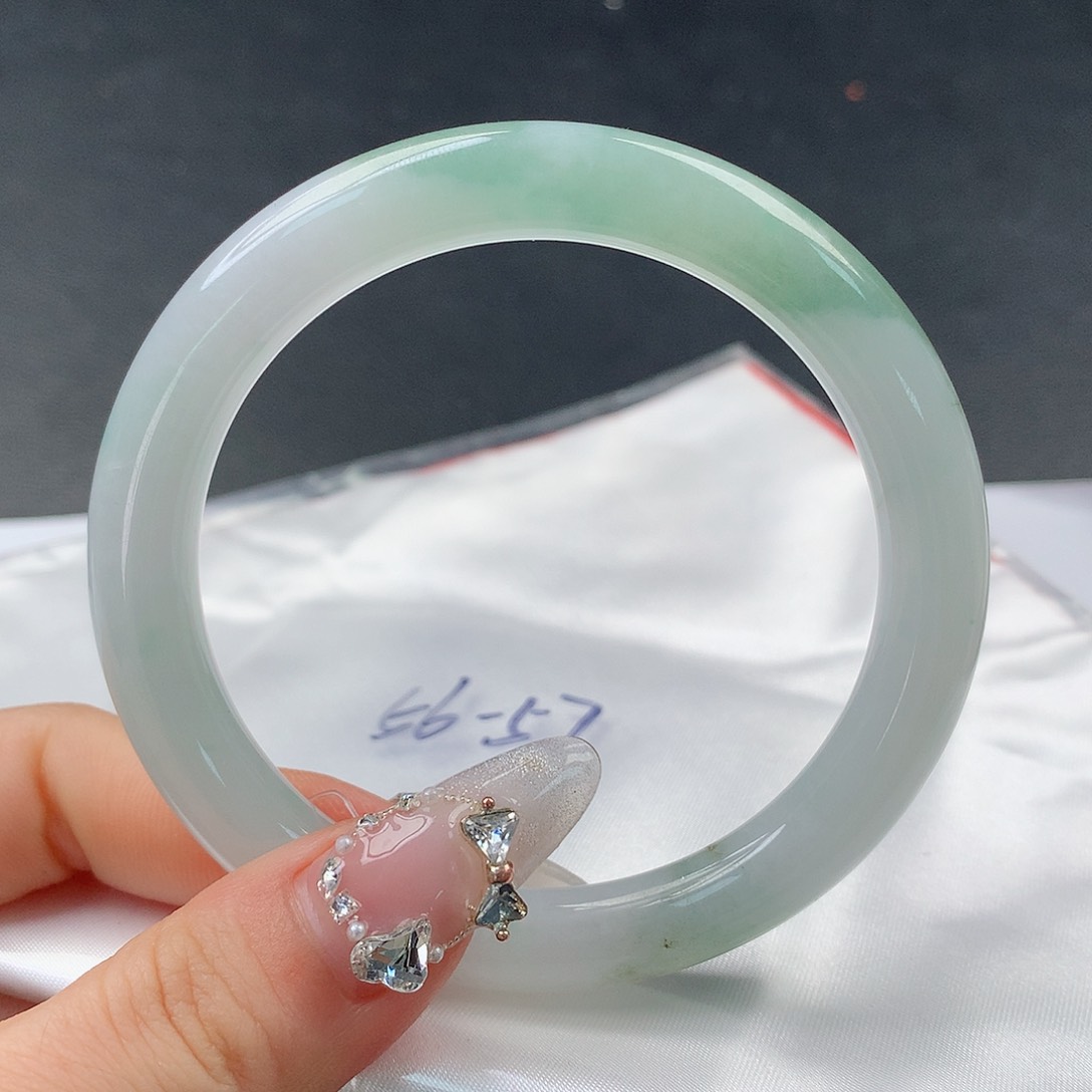 翡翠手镯未镶嵌0020圆57