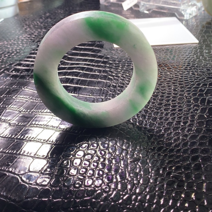 定制翡翠未镶嵌手镯