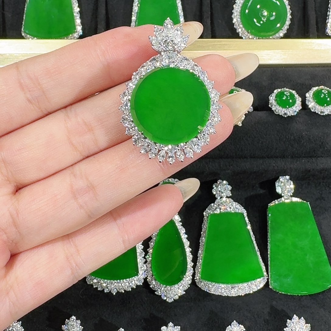 翡翠18K金镶嵌吊坠(不含链)圆牌