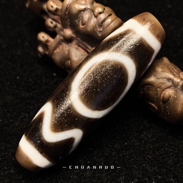 A058鹏程超顶黑白手工息增怀42.3*12.5mm台珠玛瑙吊坠