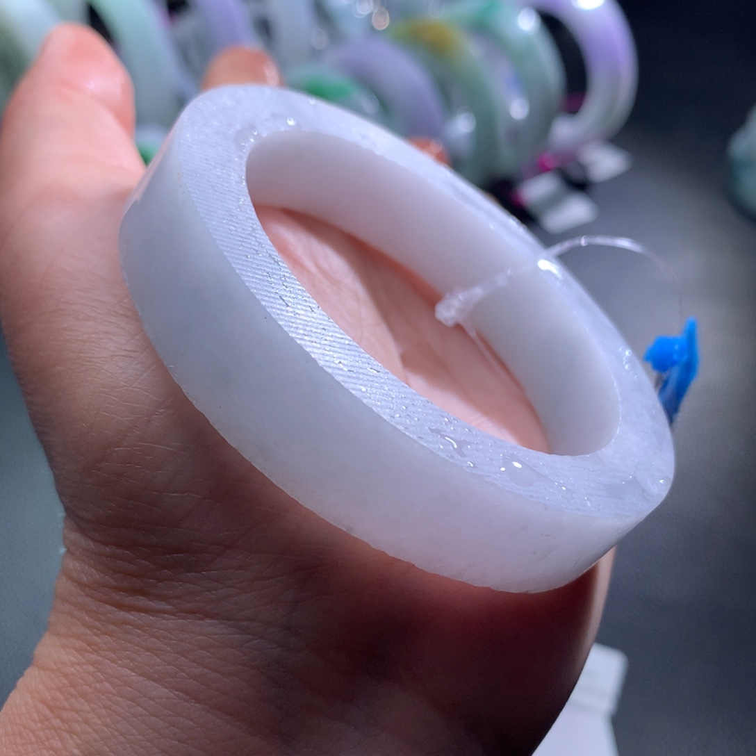 定制翡翠未镶嵌翡翠手镯