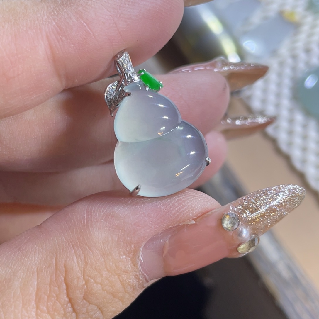 翡翠颈饰18K金镶嵌葫芦