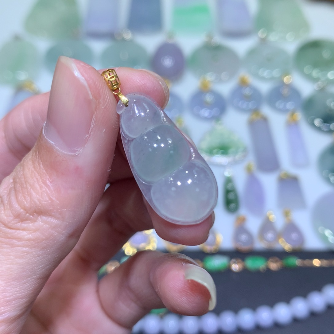 翡翠吊坠(不含链)18K金镶嵌