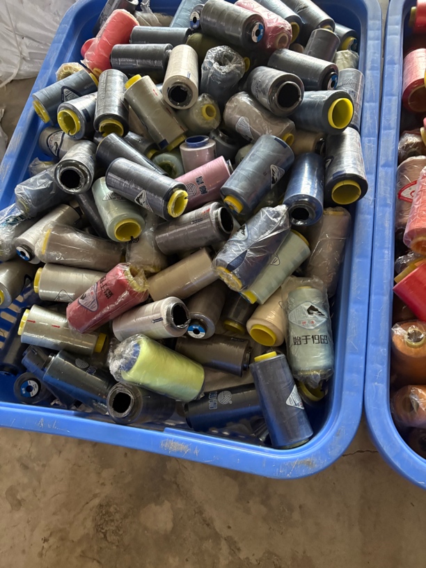 服装厂库存尾货彩色原装402缝纫线适合家用工厂用高速缝纫线