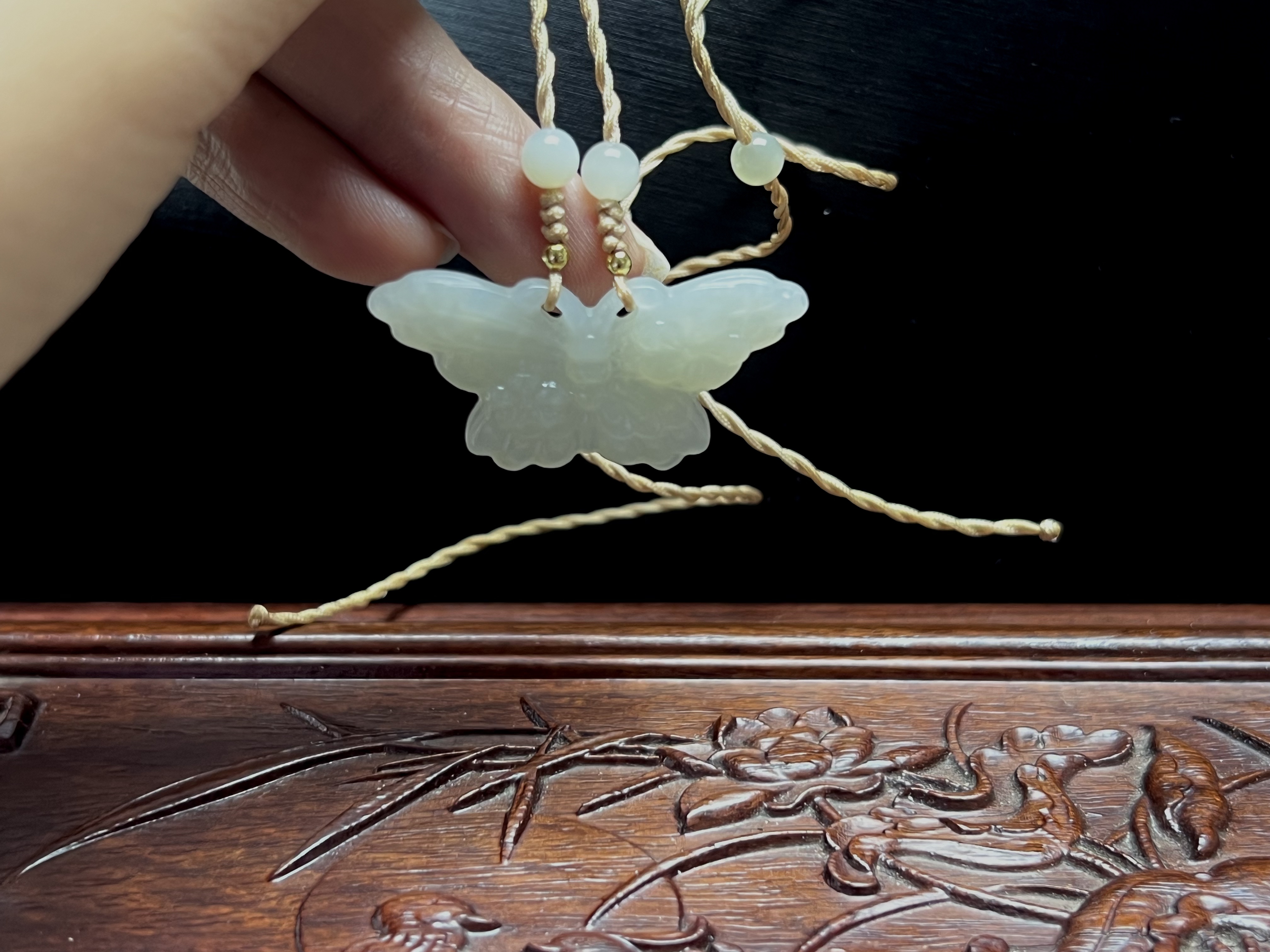 和田玉蝴蝶吊坠多样性发其一 Y-124