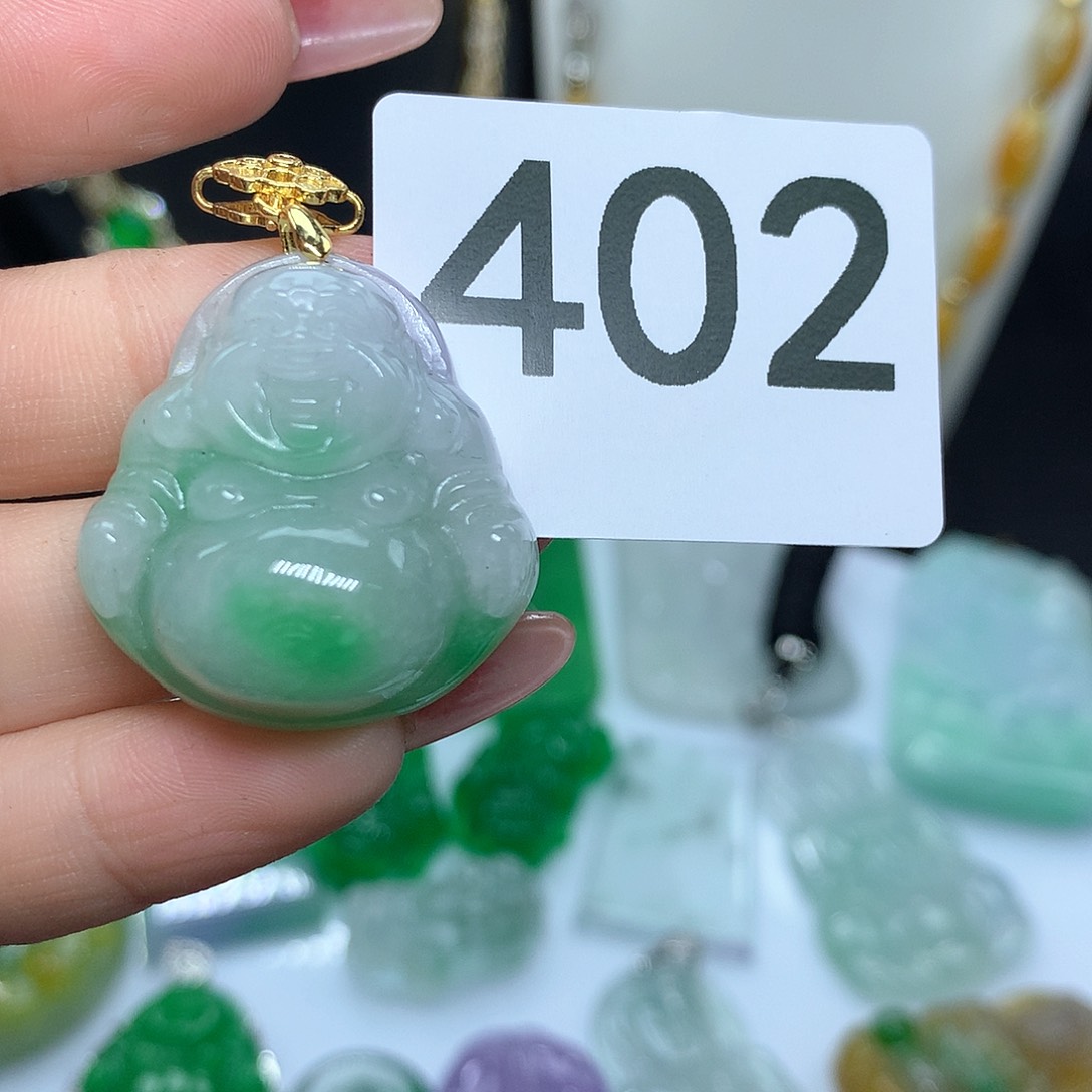 翡翠吊坠(赠链)未镶嵌