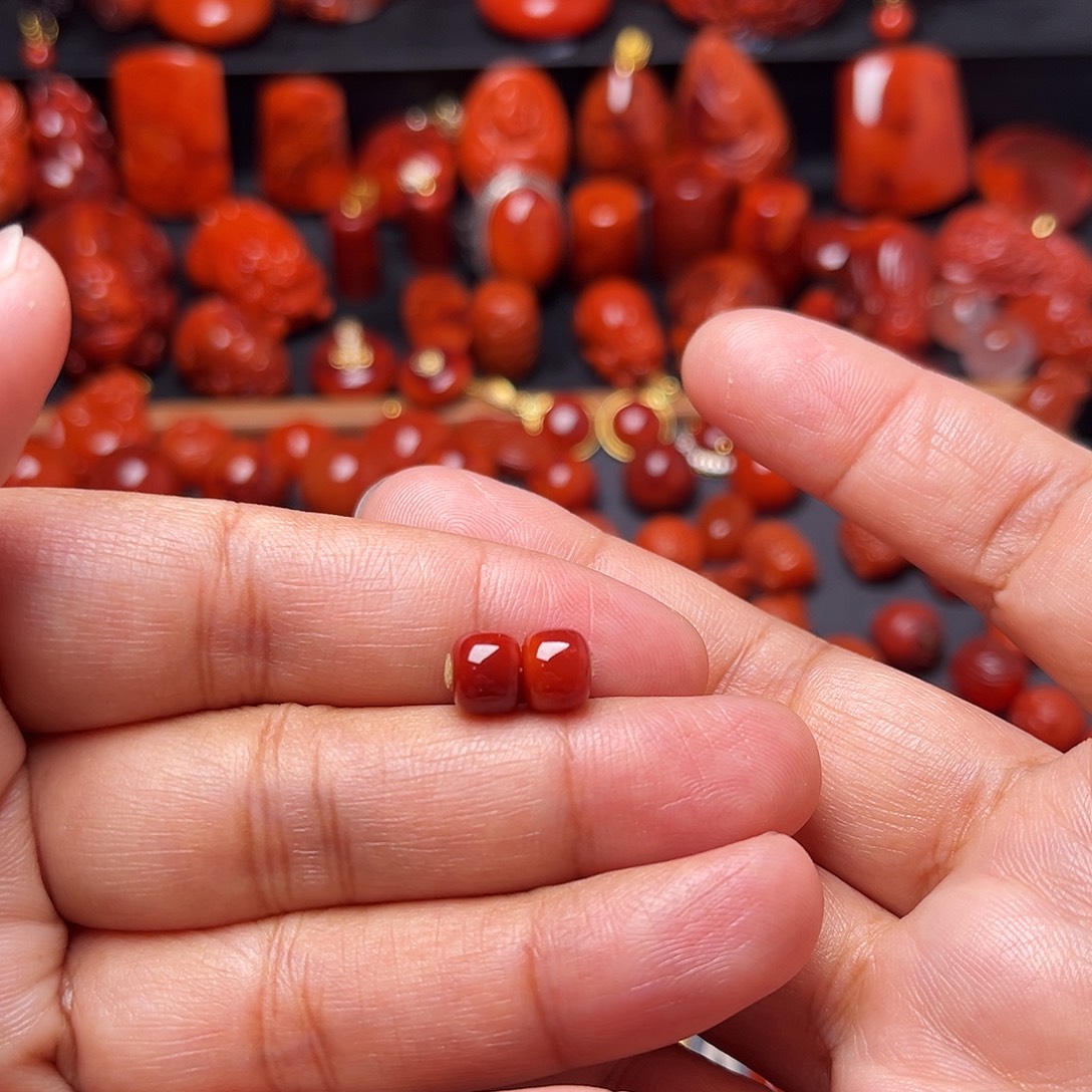 南红玛瑙未镶嵌配饰牛血火焰纹老型对珠7.3mm