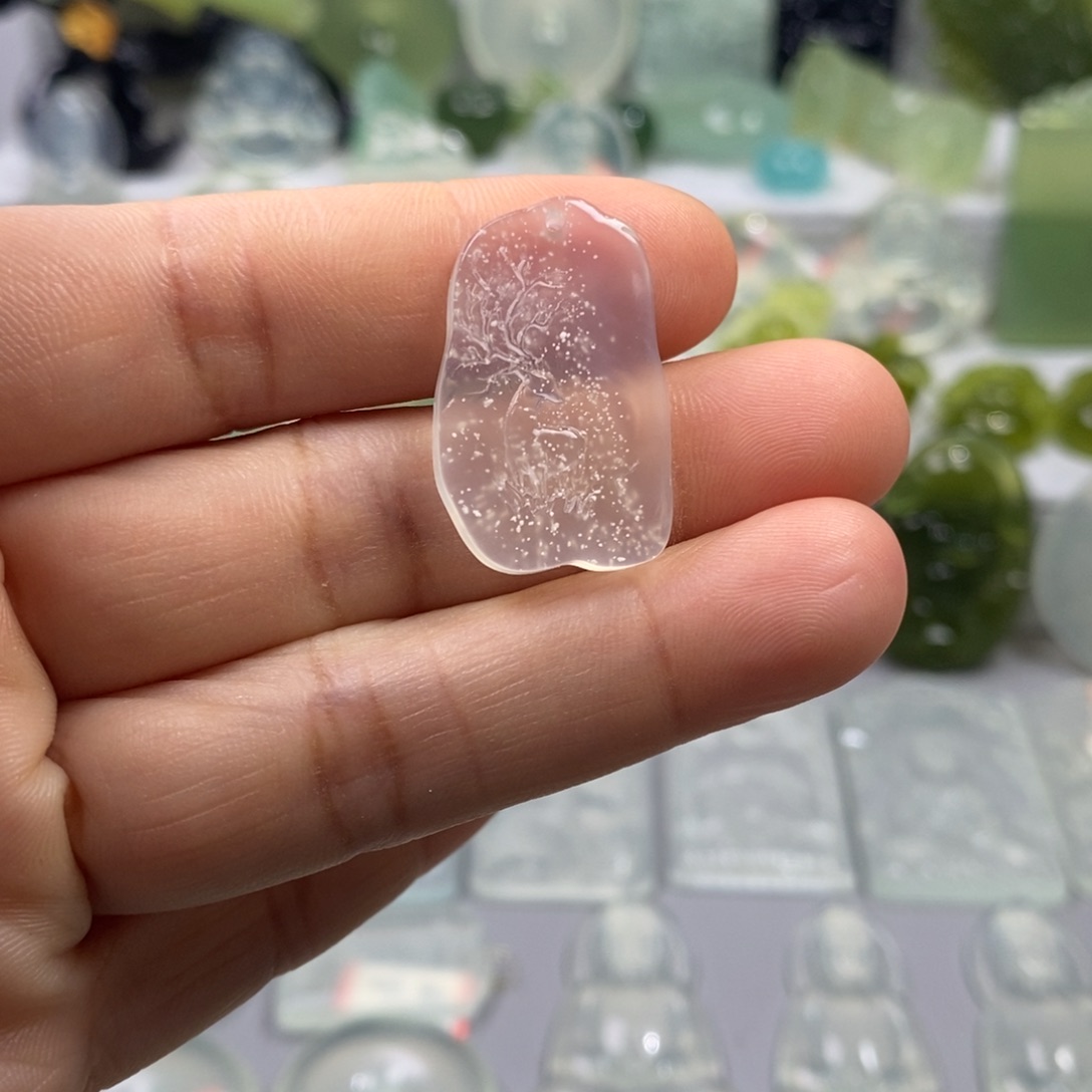 蛇纹石玉未镶嵌颈饰