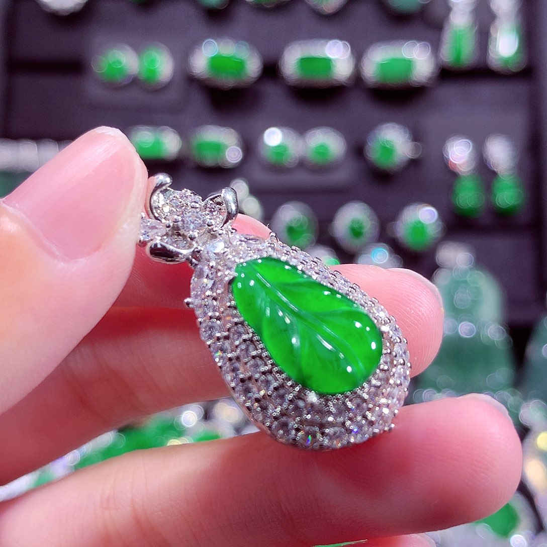 翡翠未镶嵌颈饰天然