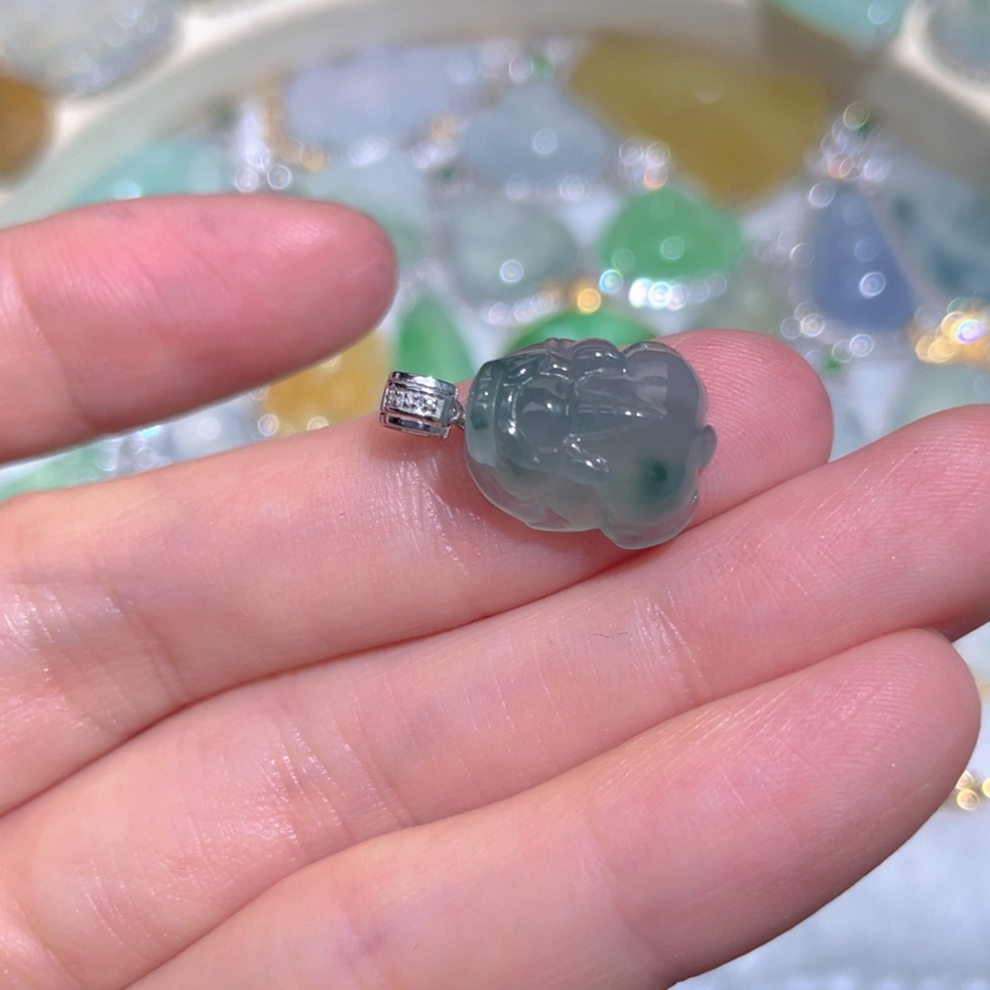 翡翠颈饰18K金镶嵌翡翠