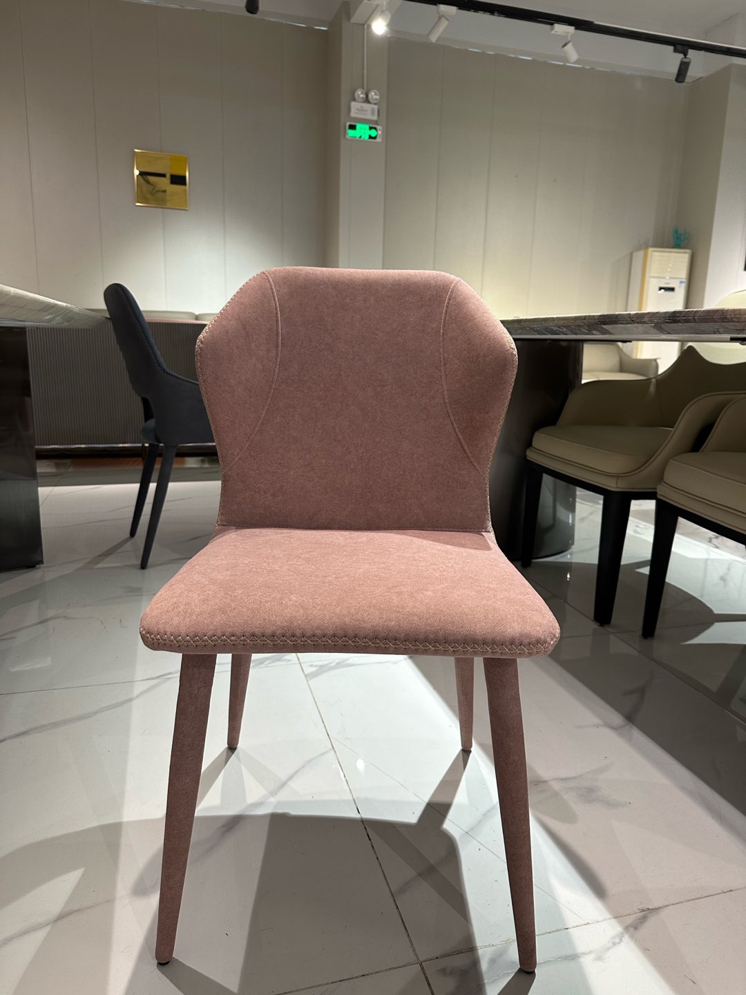 古驰仕系列磨砂布艺餐椅480*520*820H,坐高43cm