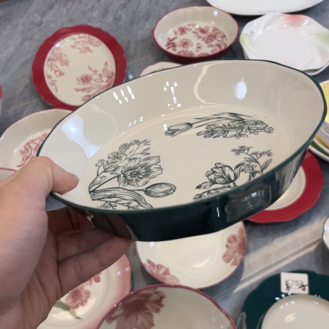 陶瓷微瑕餐具介意勿拍，满18飞！