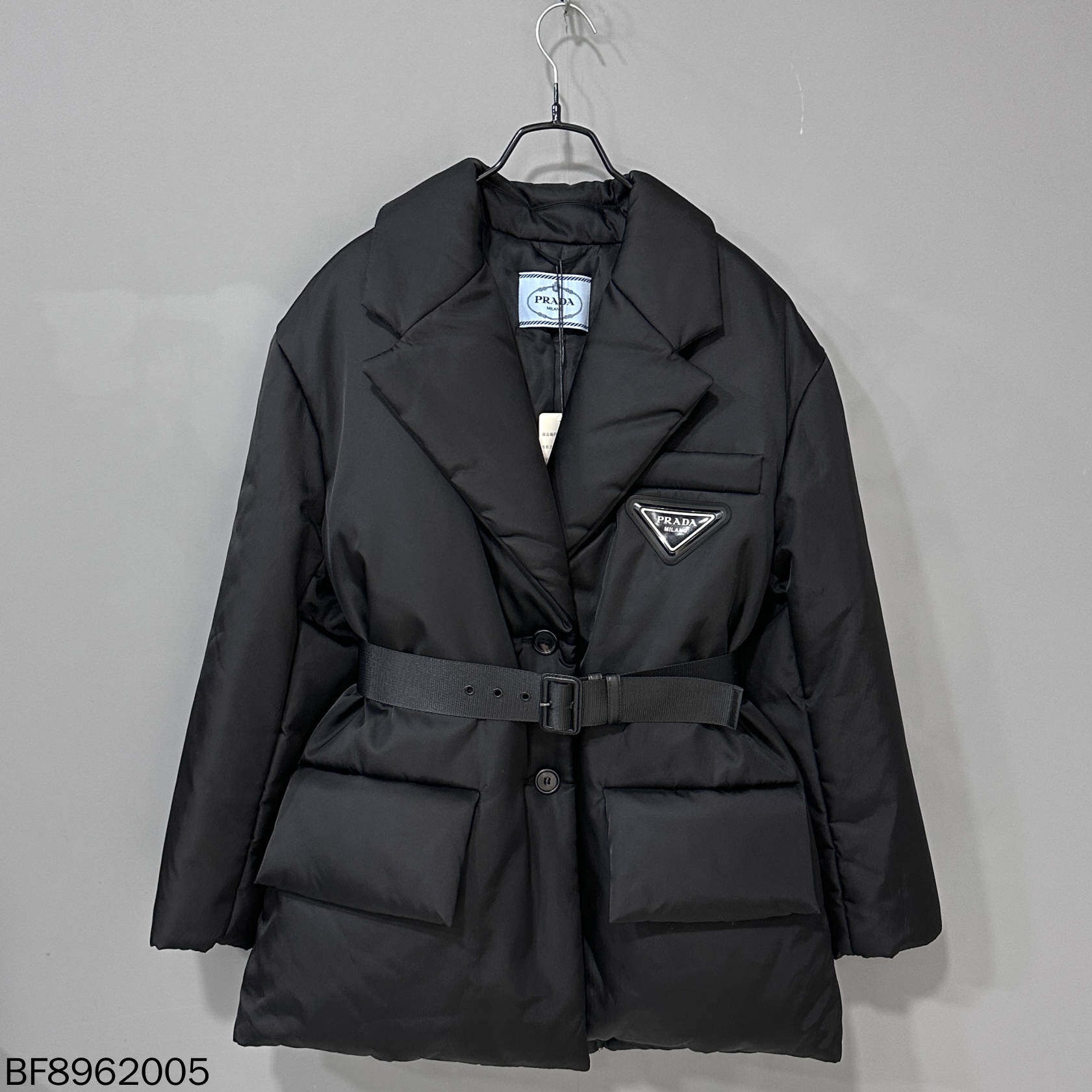99新 Prada/普拉达 三角标腰带羽绒服 /40码/62005